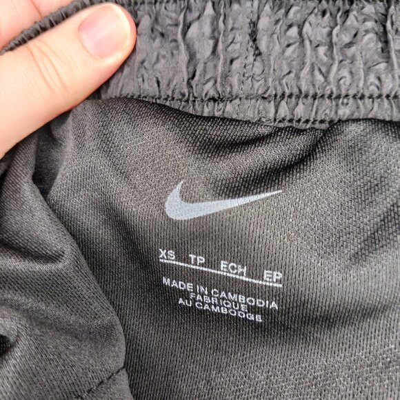 Nike Black/Purple Shorts with Liner Size XS - Picture 4 of 4